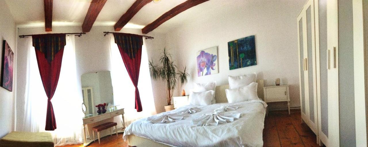 Casa Din Coltul Cetatii Villa Hărman Buitenkant foto